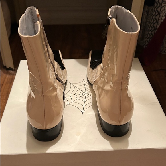 Fendi Black and Cream Go-Go Style Boots - Picture 3 of 6